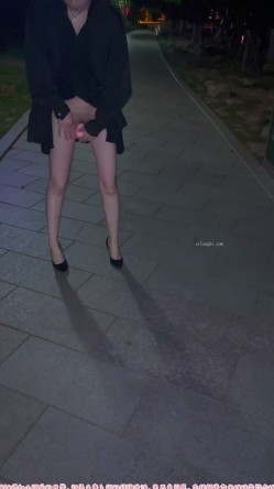坐标成都，绿帽夫妻露出大神，【小可爱】，宽窄巷子，公园景区，超大胆刺激 截图9