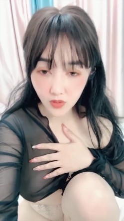 高颜巨乳御姐『小金困唿唿』道具自慰尿尿喷水 奶子又大又柔软超诱惑 截图12