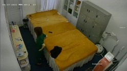 黑客破解美容院摄像头 偷拍女顾客脱光衣服激光雷射.脱毛护理 截图16