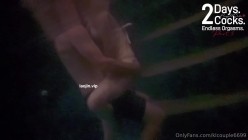 换妻界顶流，【爱玩夫妻】【2天2肉棒无限高潮】甜点之后的浴缸诱惑第三集，赤裸裸地围坐品尝 截图9