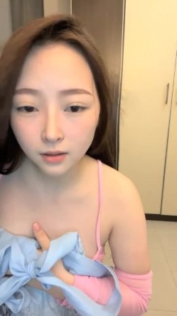 【新人绿播女神下海 你听话的女朋友】明星级颜值 完美尤物~！！这大奶子真是一级棒，露脸，可遇不可求赶紧撸 截图6