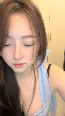 【新人绿播女神下海 你听话的女朋友】明星级颜值 完美尤物~！！这大奶子真是一级棒，露脸，可遇不可求赶紧撸 截图10