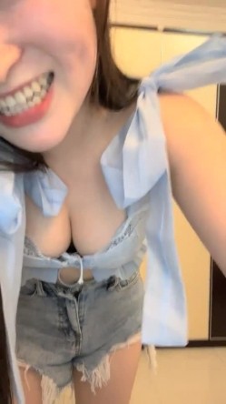 【新人绿播女神下海 你听话的女朋友】明星级颜值 完美尤物~！！这大奶子真是一级棒，露脸，可遇不可求赶紧撸 截图11
