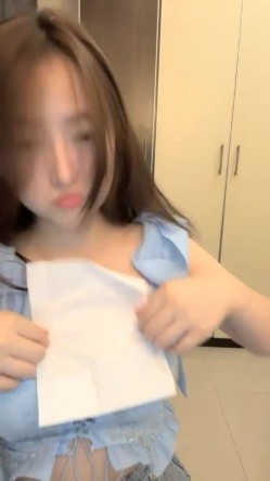 【新人绿播女神下海 你听话的女朋友】明星级颜值 完美尤物~！！这大奶子真是一级棒，露脸，可遇不可求赶紧撸 截图13