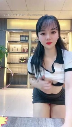 颜值少妇【烟酒店老板娘（羊羊）】在店里自慰喷水，道具自慰，大胆掰逼，颜值顶 截图1