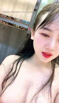 颜值少妇【烟酒店老板娘（羊羊）】在店里自慰喷水，道具自慰，大胆掰逼，颜值顶 截图5