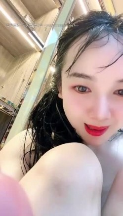 颜值少妇【烟酒店老板娘（羊羊）】在店里自慰喷水，道具自慰，大胆掰逼，颜值顶 截图13