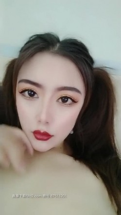 明星大表妹露脸颜值很高自慰被阴毛包裹的骚逼，奶子很大屁股 很俏，特写自慰骚逼流白浆，精彩不要错过 截图6
