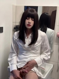 圣诞狂欢 Cindy腿腿 国产极品人气TS，长相清纯身材一流，一双纤细的大长腿，不输任何女人 截图1