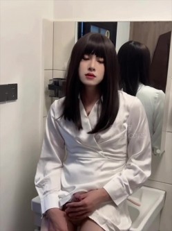 圣诞狂欢 Cindy腿腿 国产极品人气TS，长相清纯身材一流，一双纤细的大长腿，不输任何女人 截图6