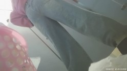 新流出魔手外购新系列高校女厕后拍学妹尿尿其中两个妹子逼毛特别黑 截图16