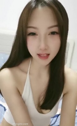 活色生香的御姐【新人下海】，超淫荡，被操哭过，颜射口爆内射通通在行，被炮友操得很满足，精液太多，阴道都装不下了！ 截图12