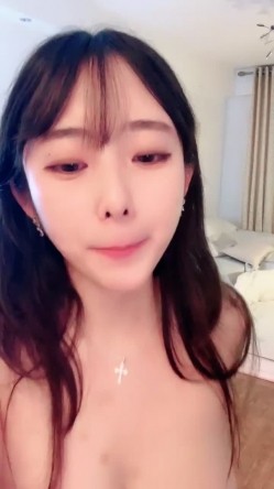 爆炸G奶，播音员【声优一小魅魔】抠逼自慰，自带呻吟，撸爆炸 截图4
