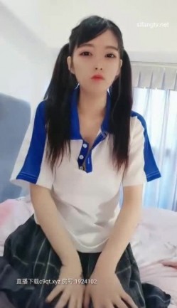极品颜值大眼睛小仙女【狗花】 纯纯欲火的在校生，小美腿中间阴毛旺盛生长，打小逼逼揉奶诱惑 声音甜甜地和网友聊情！ 截图1