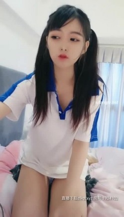 极品颜值大眼睛小仙女【狗花】 纯纯欲火的在校生，小美腿中间阴毛旺盛生长，打小逼逼揉奶诱惑 声音甜甜地和网友聊情！ 截图8