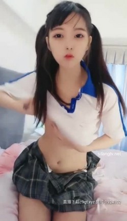 极品颜值大眼睛小仙女【狗花】 纯纯欲火的在校生，小美腿中间阴毛旺盛生长，打小逼逼揉奶诱惑 声音甜甜地和网友聊情！ 截图12