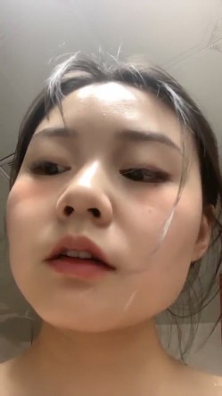 新人巨乳下海被干，【大白熊】，无套口爆吞精内射~相当哇塞，这奶子直接亮瞎双眼，纯天然无滤镜，真实 截图12