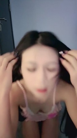 本月最顶校花！美到炸~【咬宝宝】潮流骚舞！自慰~爽 截图12