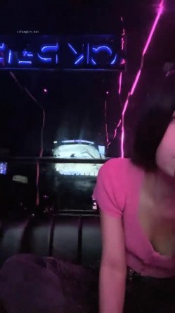 激情一夜，户外真实！【跟闺蜜在KTV玩耍】，安徽，女神肤白貌美，偷偷在KTV卫生间发骚自慰 截图14