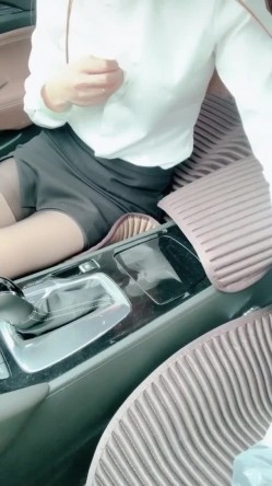️精品推荐 ️良家少妇『依依 』情趣制服淫语自慰合集 截图1