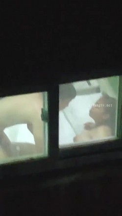 网爆门事件两个大学新瓜--郑州师范大一学生蒋小雅开房被对面男宿舍同学围观 截图6