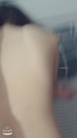 推特已退圈大神Sinludy约炮，高清原档，极品学生妹，超清单反拍摄性爱 截图4