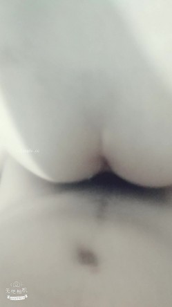 推特已退圈大神Sinludy约炮，高清原档，极品学生妹，超清单反拍摄性爱 截图11