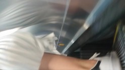 魔手 外购流出《撩裙、露毛、靓妹美少妇》高颜值丁字裤靓妹 丁字裤长毛毛美女 截图3