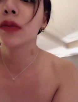 高颜值仙女TS韩梓熙 胸大屁股翘 妖艳身材好 配一根软软的金龙棒 再给弟弟舔硬 情绪价值拉满 截图6