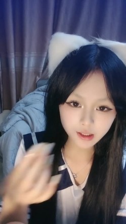 娇小身材萌妹！情趣学生制服白丝袜！收费房操逼，一脸淫荡想被操，骑乘位主动猛坐，扛起双腿一顿输出 截图1
