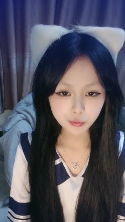 娇小身材萌妹！情趣学生制服白丝袜！收费房操逼，一脸淫荡想被操，骑乘位主动猛坐，扛起双腿一顿输出 截图3