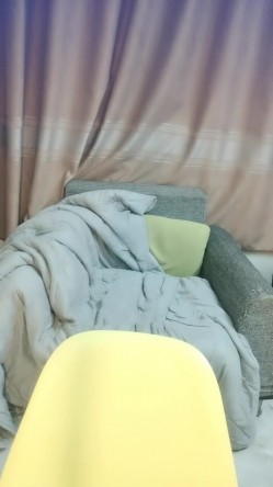 娇小身材萌妹！情趣学生制服白丝袜！收费房操逼，一脸淫荡想被操，骑乘位主动猛坐，扛起双腿一顿输出 截图5