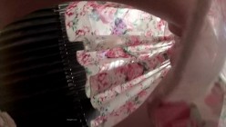 【精品CD】 稀有作品，每部都是精品，手艺高超 27V+YC商场系列：晃着肥臀打游戏淫荡美妇丁子内两侧黑毛全钻出来了 截图11
