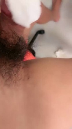 淫荡车模小骚货！好久没播激情大战！疯狂揉搓骚穴，搞得受不了求操，第一视角后入美臀，搞的舒服了 截图2