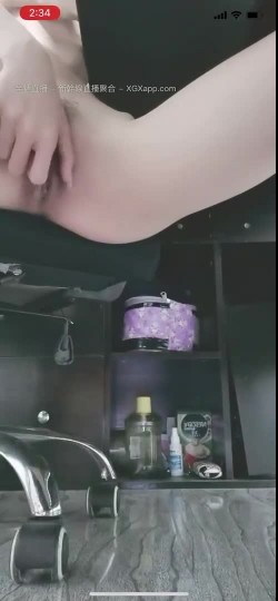 【网红直播】超火主播【南嘉Yuki】合集，自慰掰穴洗澡道具塞B裸舞 截图11
