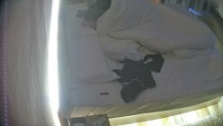 酒店偷拍 学生情侣妹子满心期待男友激烈的碰撞废才男友只知道玩游戏性能力让她大失所望 截图1