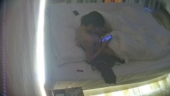 酒店偷拍 学生情侣妹子满心期待男友激烈的碰撞废才男友只知道玩游戏性能力让她大失所望 截图10