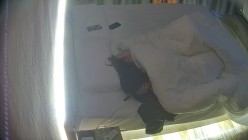 酒店偷拍 学生情侣妹子满心期待男友激烈的碰撞废才男友只知道玩游戏性能力让她大失所望 截图15