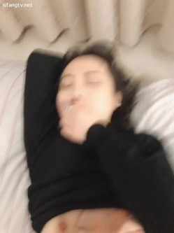 【极品高端泄密】超靓美女王媛媛大尺度性爱私拍流出 深喉跪舔 怕闺蜜听到捂嘴操 完美露脸 高清私拍34P 高清720P版 截图11