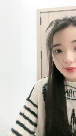 重磅回归，苏州G奶校花，真实线下可约【我不是学妹】，雪白美乳~多汁大肥逼，馒头穴名器还有张好脸蛋，没有一处软肋 截图9