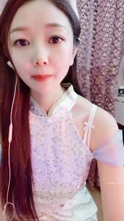 这是个神仙级别的美女，抖音小网红，十几万粉丝【甜心小西柚】清纯邻家乖乖风舞蹈专业养成的好身材，菊花小穴粉嘟嘟惹人爱 截图1