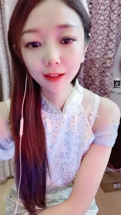 这是个神仙级别的美女，抖音小网红，十几万粉丝【甜心小西柚】清纯邻家乖乖风舞蹈专业养成的好身材，菊花小穴粉嘟嘟惹人爱 截图3