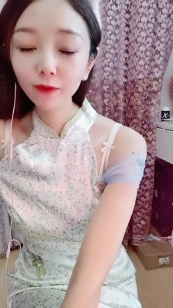 这是个神仙级别的美女，抖音小网红，十几万粉丝【甜心小西柚】清纯邻家乖乖风舞蹈专业养成的好身材，菊花小穴粉嘟嘟惹人爱 截图5
