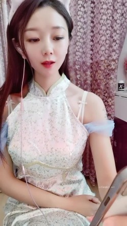 这是个神仙级别的美女，抖音小网红，十几万粉丝【甜心小西柚】清纯邻家乖乖风舞蹈专业养成的好身材，菊花小穴粉嘟嘟惹人爱 截图8