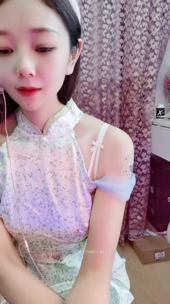 这是个神仙级别的美女，抖音小网红，十几万粉丝【甜心小西柚】清纯邻家乖乖风舞蹈专业养成的好身材，菊花小穴粉嘟嘟惹人爱 截图10