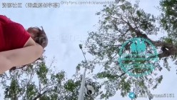 高颜值反差淫妻御姐，绿帽原创「vkcklananh」《老婆的大侄子来了》偷看洗澡，闻内衣，偷跑到姑妈房间撸管 截图5