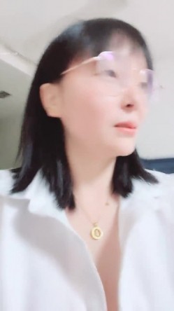 重庆市，九龙坡区，老师，晒过《教师资格证》【确实有点骚】疫情在家，阳台啪啪，做家务吃饭，淫乱一整天！ 截图2