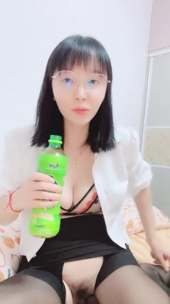 重庆市，九龙坡区，老师，晒过《教师资格证》【确实有点骚】疫情在家，阳台啪啪，做家务吃饭，淫乱一整天！ 截图6