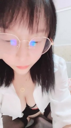 重庆市，九龙坡区，老师，晒过《教师资格证》【确实有点骚】疫情在家，阳台啪啪，做家务吃饭，淫乱一整天！ 截图7