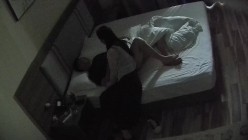安防酒店偷拍 中年领导男隔夜开好房等待情人早上到来打开窗帘做爱中途把皮带拿起来勒住女人的嘴巴操的更起劲了 截图7